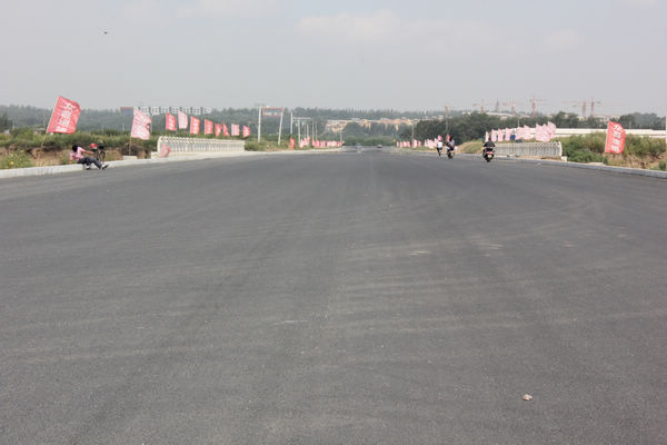 汽博西街一期道路新建工程